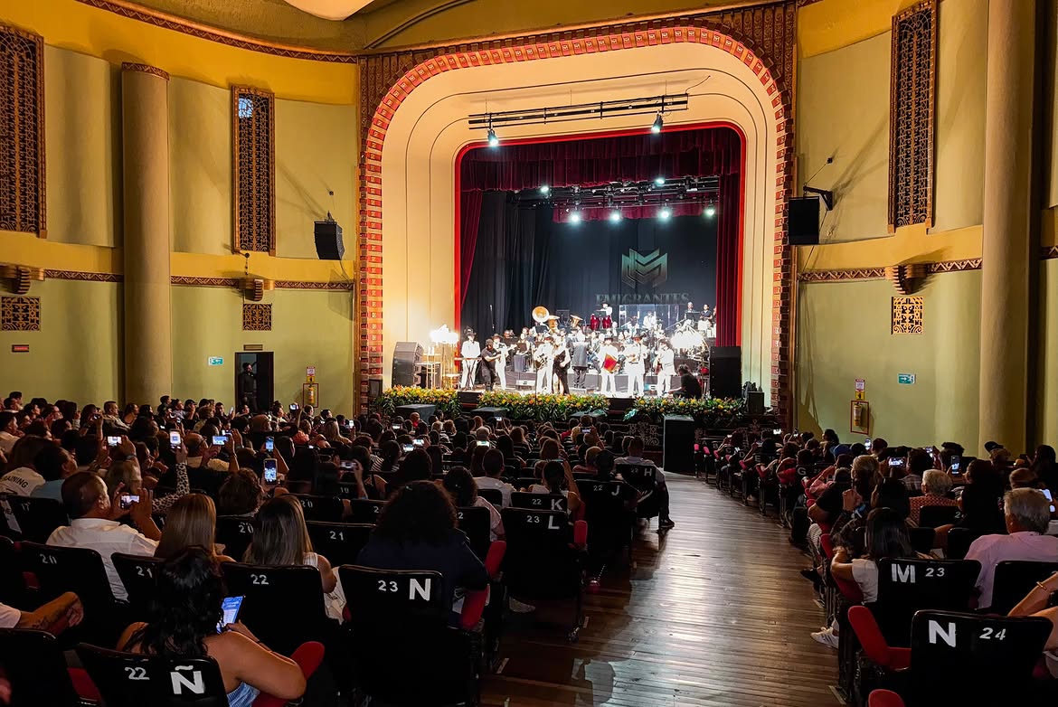 Concierto Emigrantes Sinfónico en el Teatro Tolima