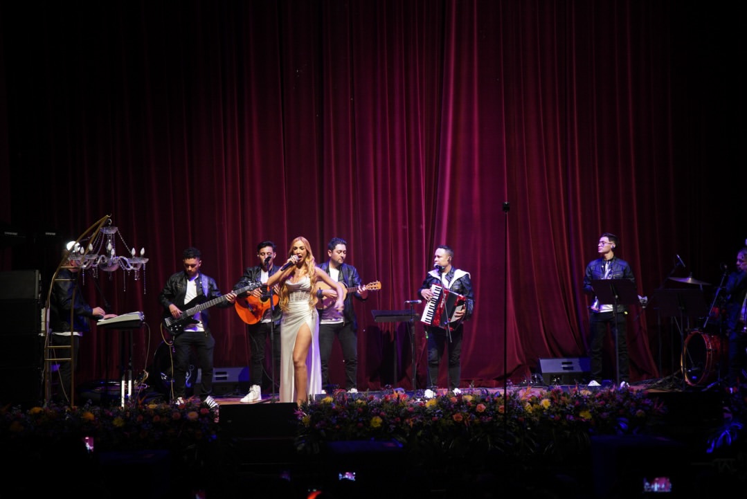 Concierto Emigrantes Sinfónico en el Teatro Tolima