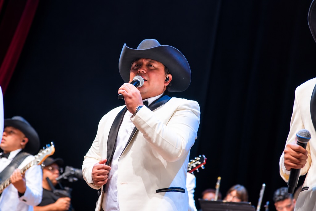 Concierto Emigrantes Sinfónico en el Teatro Tolima