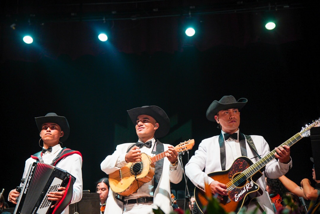 Concierto Emigrantes Sinfónico en el Teatro Tolima