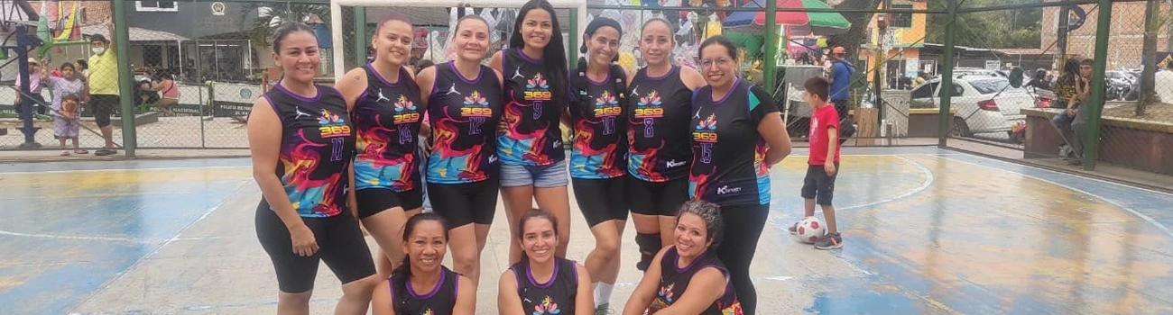 Entrega de uniformes deportivos y apoyo a nuestros artistas