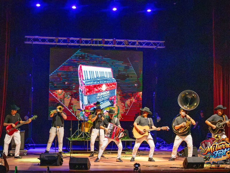 Presentaciones en vivo Mi Tierra Fest Popular Subregión Centro categoría Agrupaciones